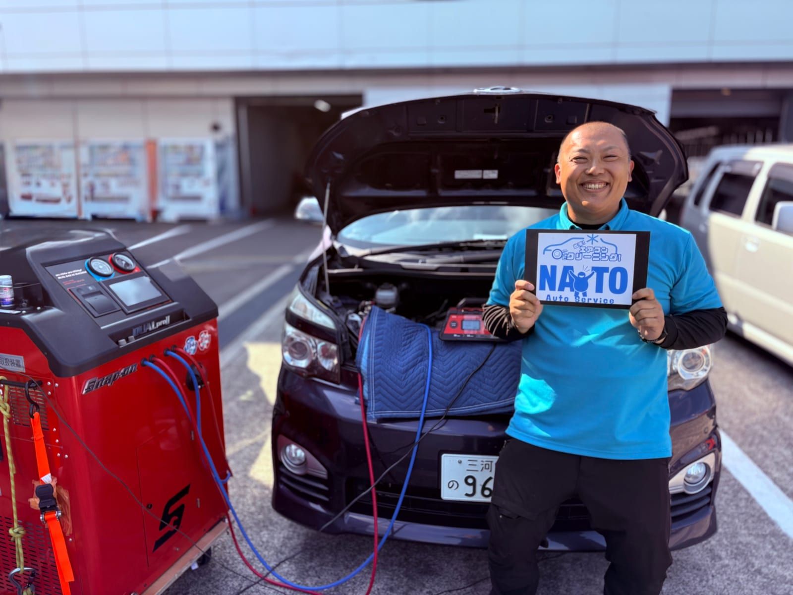 ヒーロー写真：ご自宅・職場の駐車場での出張施工シーン